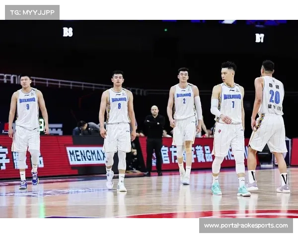 亚特兰大梦想重组阵容引进格里纳与琼斯力争突破季后赛首轮困境 亚特兰大梦想重组阵容引进格里纳与琼斯力争突破季后赛首轮困境